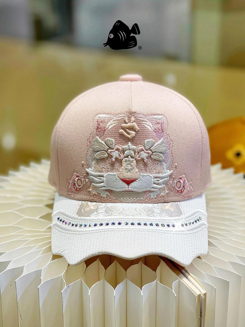 一頂“丘比特虎”棒球帽的誕生 為何需要將近三個月？